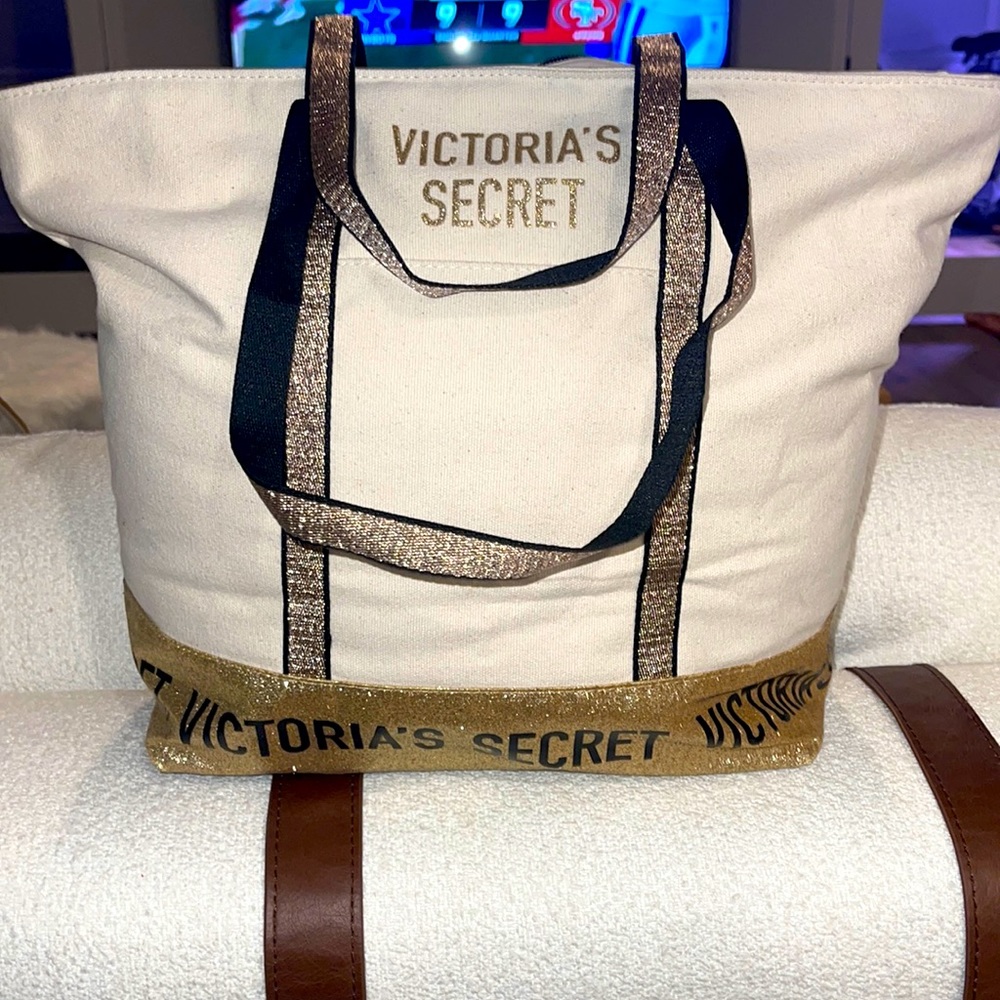 Victoria Secret’s tote bag